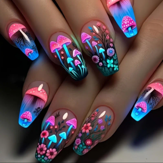 Dreamy Mushroom Press-On Nail Set