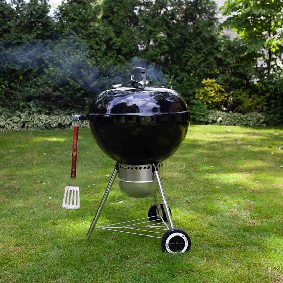 Weber Original Kettle Premium Charcoal Grill (22-Inch)
